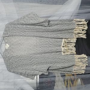 LA Hearts Fringe Knit Open-front Poncho OS White&Blue